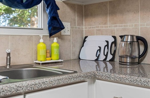 Manchester House | 4BR Fenced Yard, Pet-Friendly, Games & Ping Pong