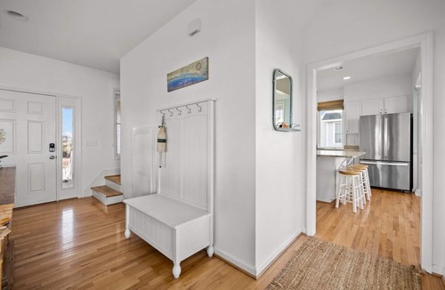 North Topsail Beach House | 4BR Oceanfront House - Hot Tub - Community Pool - Sleeps 14