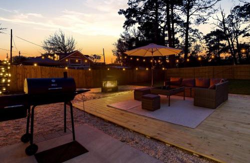 North Camellia Acres House | 4BR Sleeps 12 with Game Room Minutes from Beach