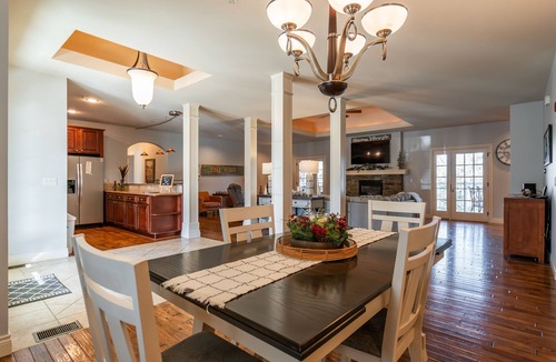Branson House | 4BR WALK-IN Villa ~ All Master Suites! ~ Pool ~ FREE TICKETS INCLUDED! (V120)