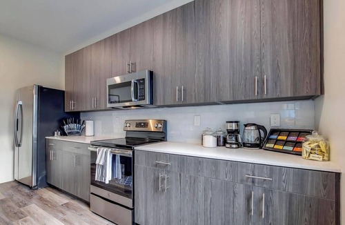 Downtown Louisville Apartment | 4th Street Suites - Opulent King Bed Suite