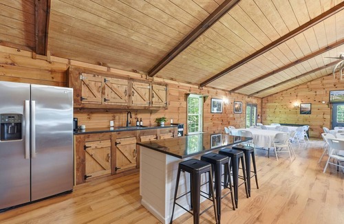 Buechel Cabin | 5 Acre Estate + Event Space w/Pond, Hot Tub, Fire Pit & Theater
