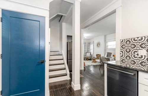 South Hyde Park House | 5 Bedroom Group Stay | Private Bath Every Room