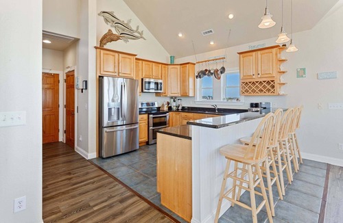 Hatteras House | 6 Bdrm, Ocean and Sound Views, Game Room, Theater, DOGS OK, Elevator, Pool, Kiddie Pool, Hot Tub