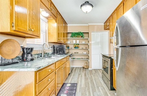 Little Rock House | 6 Mi to Dtwn: Home w/Huge Fenced Yard & Fire Pit