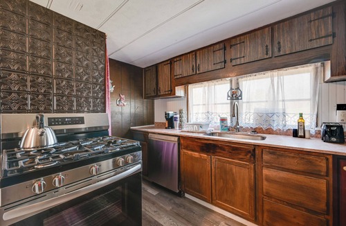 Radcliff House | 6 Mi to Fort Knox! Rural Family Home, Pets Welcome