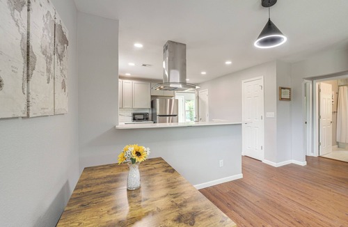 Oakhurst Apartment | 7 Mi to Dtwn: Authentic Haunted Apt in Tulsa!