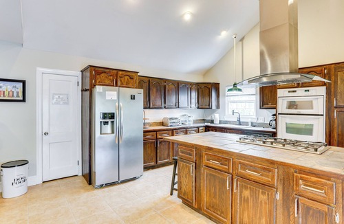 East Ridge Cottage | 7 Mi to Dtwn: Family Retreat in Chattanooga
