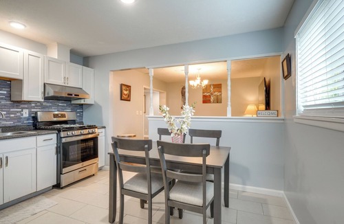 Jeffersonville House | 7 Mi to Louisville: Family-Friendly Jefferson Home