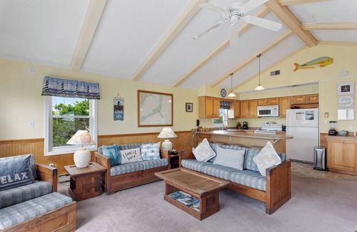 South Nags Head House | 7055 Henry's Hut * 3 Min Walk to the Beach