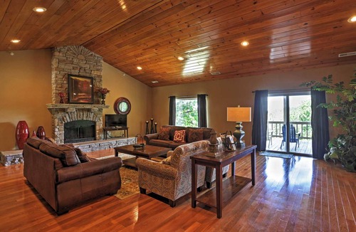 Table Rock House | 719 m² House ∙ 4 bedrooms ∙ 14 guests