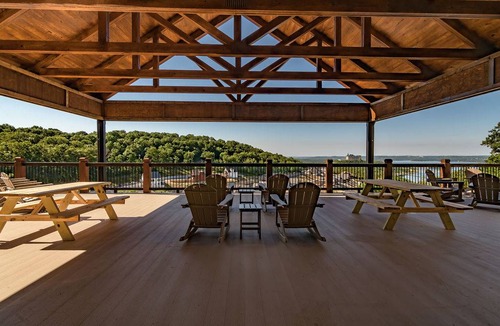 Table Rock Cabin | 753 m² Lodge ∙ 12 bedrooms ∙ 46 guests