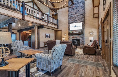 Table Rock Cabin | 753 m² Lodge ∙ 12 bedrooms ∙ 46 guests
