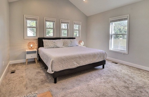 Manteo House | 7550 Presleys Palace * Walk to Historic Downtown