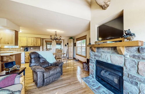 Reeds Spring Condo | 78 m² Condo ∙ 1 bedroom ∙ 4 guests