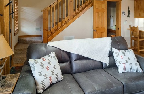 Reeds Spring Condo | 78 m² Condo ∙ 1 bedroom ∙ 4 guests