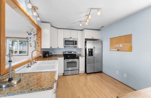 Brigands' Bay House | 7821- Sunset Clun, Soundfront pet friendly 3 bedroom home in Frisco!