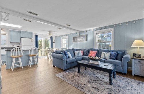 Hatteras House | 7933-Salty Sea-Gal - Hatteras Village Getaway Near Beach & Dining