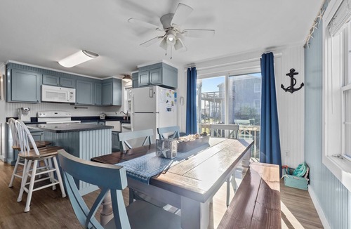 Hatteras House | 7933-Salty Sea-Gal - Hatteras Village Getaway Near Beach & Dining