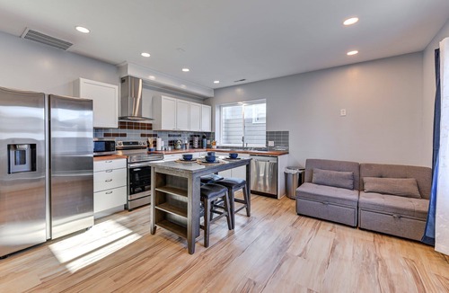 New Albany House | 7Mi Louisville Pet-Friendly Home
