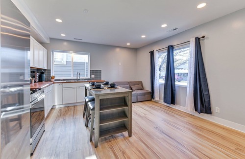 New Albany House | 7Mi Louisville Pet-Friendly Home