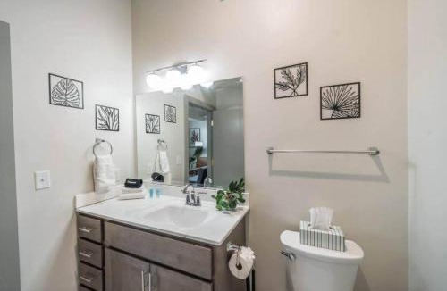 Downtown Louisville Apartment | 8 Unit Cozy & Bright Loft with Free Parking