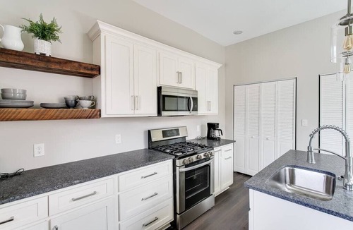 Butchertown Apartment | 837-1F Fully Furnished Long Term Apartment -NULU