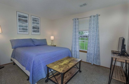 Table Rock Condo | 88 m² Condo ∙ 2 bedrooms ∙ 6 guests