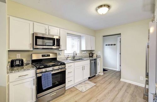 West Buechel House | 9 guest house in Louisville