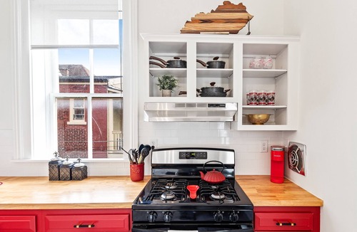 Old Louisville Apartment | 90 Days - Bring Dog - Walk Score 84