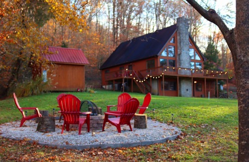 Irvine House | A-Frame Farm Retreat - Suffolk Punch Horses · Hot Tub · Sauna · Pond · 58 Acres