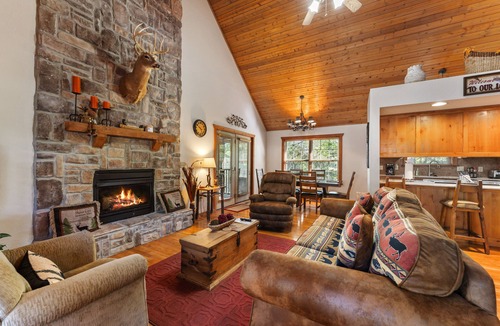 Branson West Cabin | A tranquil escape to a 2 bedroom, 2 bath lodge located at Stonebridge Resort!