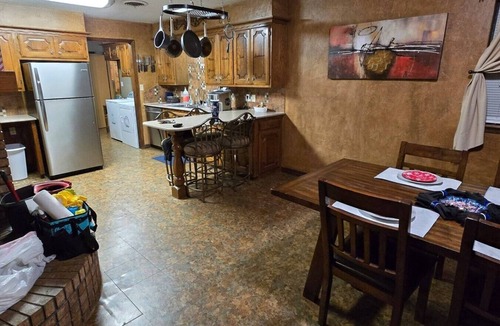 Sulphur House | A Walk in the Park family and pet friendly