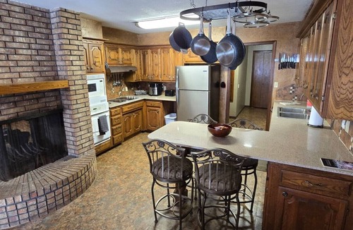 Sulphur House | A Walk in the Park family and pet friendly