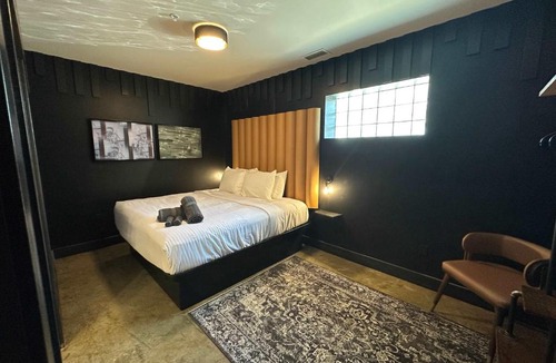 Downtown Louisville Hotel | A12 The Crown Duo Suite