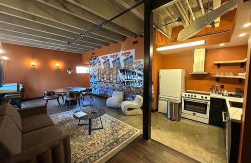 Downtown Louisville Hotel | A12 The Lower NHS Pick 6 Suite