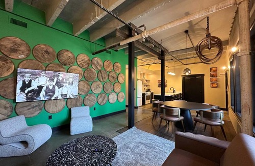 Downtown Louisville Hotel | A12 The NHS Superfecta Suite
