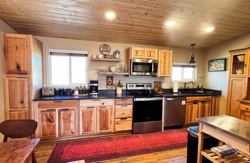 Youngsville House | Abiquiu Lake Retreat- Beautiful views, full kitchen, WiFi ,family friendly home