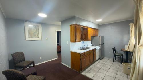 Ada Hotel | Ada Inn & Suites