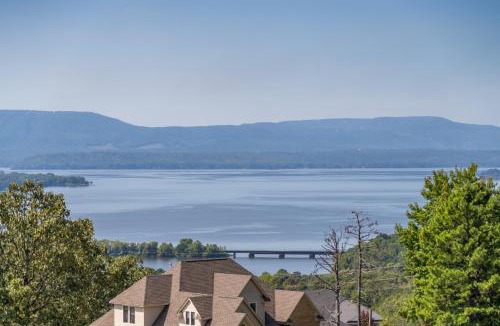 Russellville House | Adelines Lake View Elegant Home in Gated Community Sleeps 15
