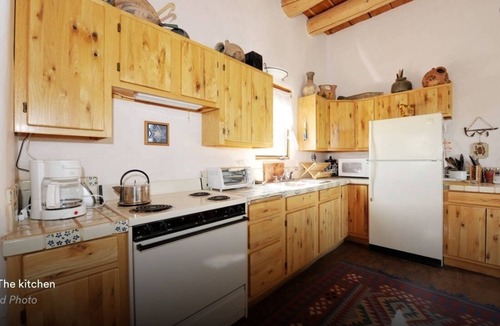 Canoncito House | Adobe casita on 12 acres of high desert