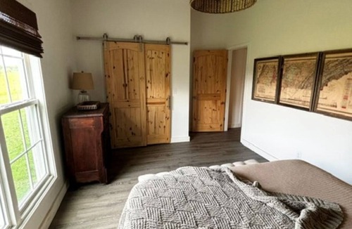 Adamsville Other | Adorable 2-bedroom farmhouse surrounded by pastures and peace
