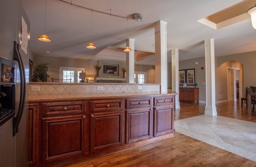 Branson Villa | Adorable Villa Close to Branson RecPlex! Lots of Space with a Comfy Feel!