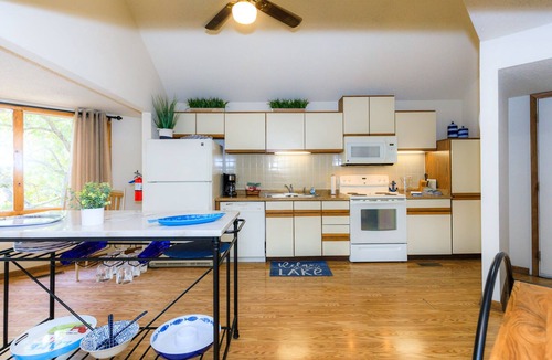 Osage Beach Villa | Adventure Awaits, Charming Treetop Villa Escape in Osage Beach with Boat slip