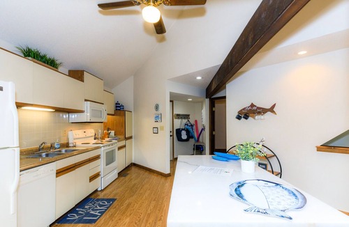 Osage Beach Villa | Adventure Awaits, Charming Treetop Villa Escape in Osage Beach with Boat slip