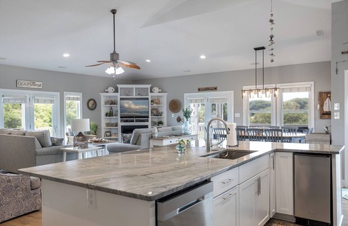 Emerald Isle House | Ain't In No Hurry Today (Formerly, Dolphin's Lullaby), Oceanside House in Emeral