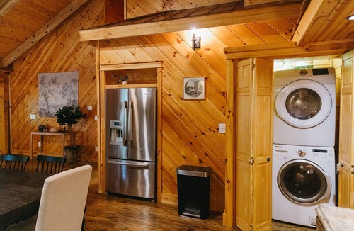 Stanton Cabin | "Alpine Hills" Cozy Hideaway RRG Cabin w/Hot Tub