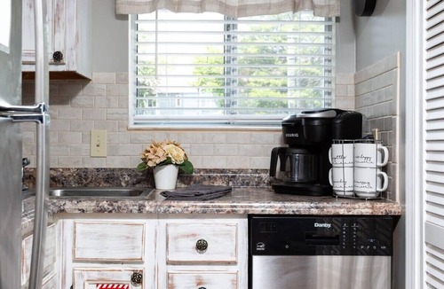 Chalet Village Condo | Amazing Mt. LeConte Views/Indoor Pool & Hot Tub