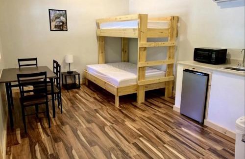 Jamestown House | Amazing Wooden Cabin Close to Great Hiking Trails in Jamestown, Tennessee