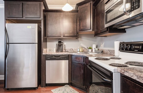 Jeffersonville Apartment | American Pharoah Twin Spires Suite